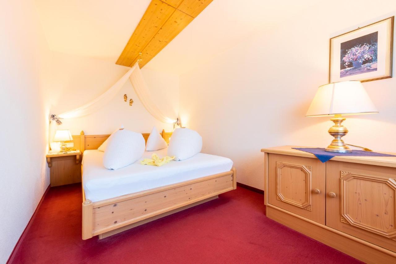 Gasthof Enzian Tannheim Habitación foto