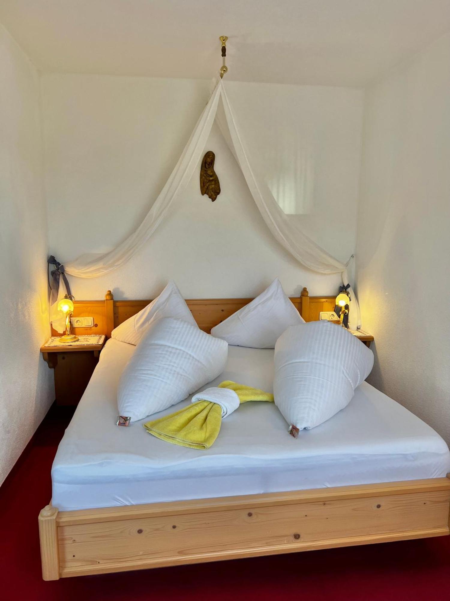 Gasthof Enzian Tannheim Habitación foto
